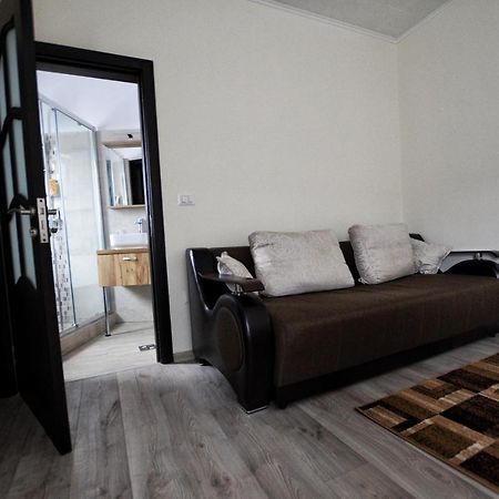 Flori'S Apartment براشوف المظهر الخارجي الصورة