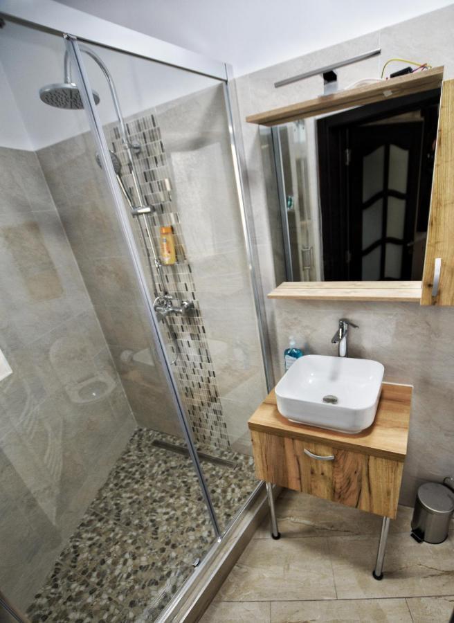 Flori'S Apartment براشوف المظهر الخارجي الصورة
